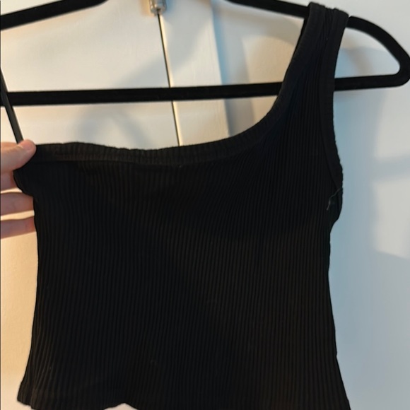 Black One-Shoulder Ribbed Top - Picture 2 of 2